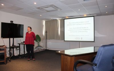 Charla Magistral expuesta por Dra. Yvonne Oelmann en La FCF de la UdeC