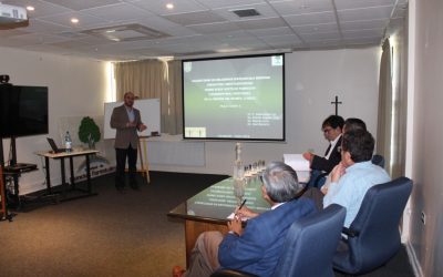 Miguel Castillo rinde su examen de grado en FCF