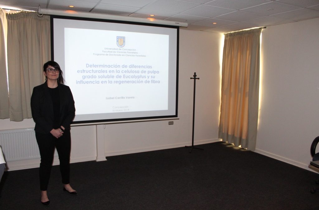Isabel, expuso sobre el tema: “Determination of cellulose structural differences in Eucalyptus dissolving-grade pulps and ist influence on fiber regeneration”