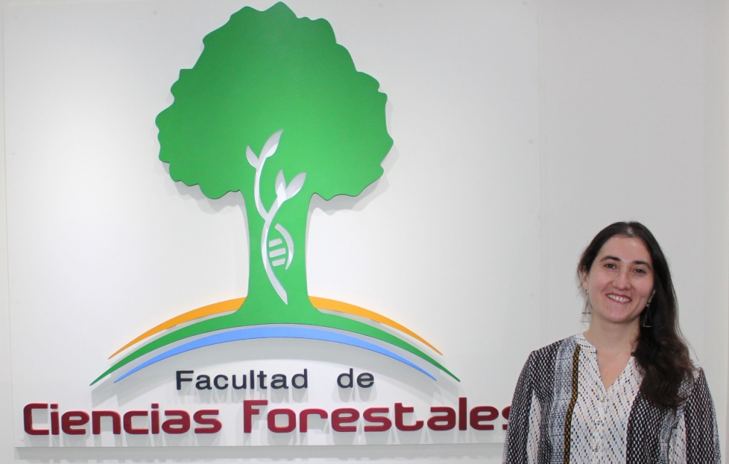 Patricia Letelier rindió su examen de grado en la FCF