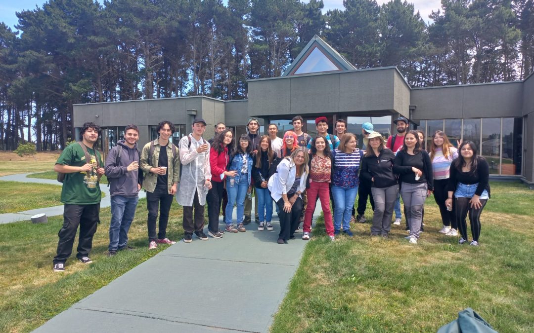 Estudiantes de Ing. en Biotecnología Vegetal visitan laboratorios de Biotecnología de Bioforest